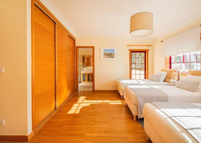 Lisbon 3 *