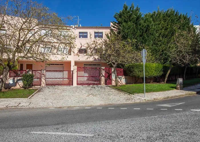 Lisbon 3 * Cascais
