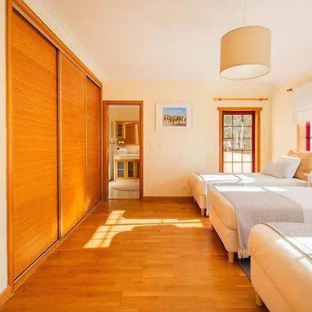 Lisbon 3 *